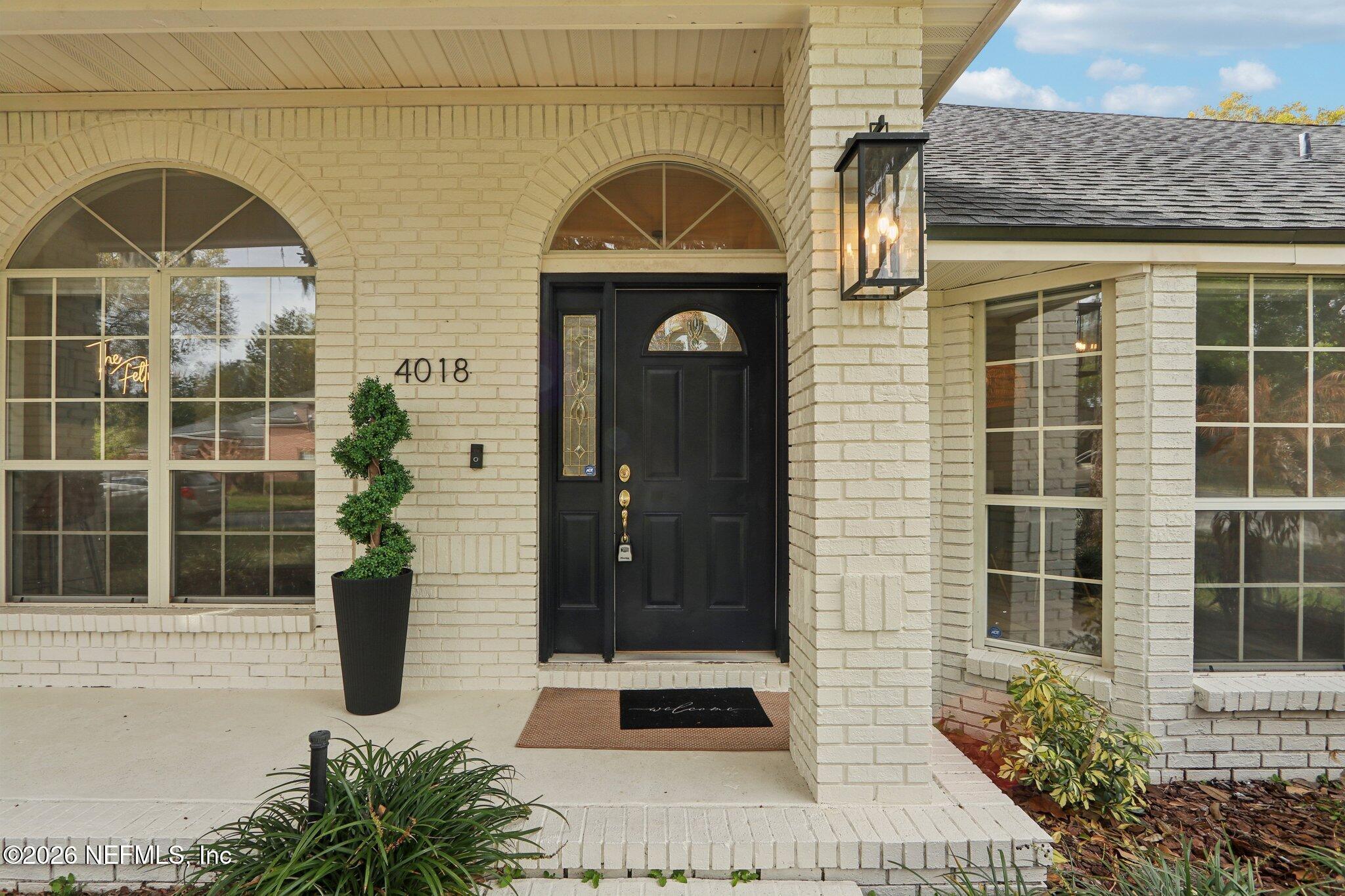 Image 3: 8-web-or-mls-Retford Dr-S0303-006