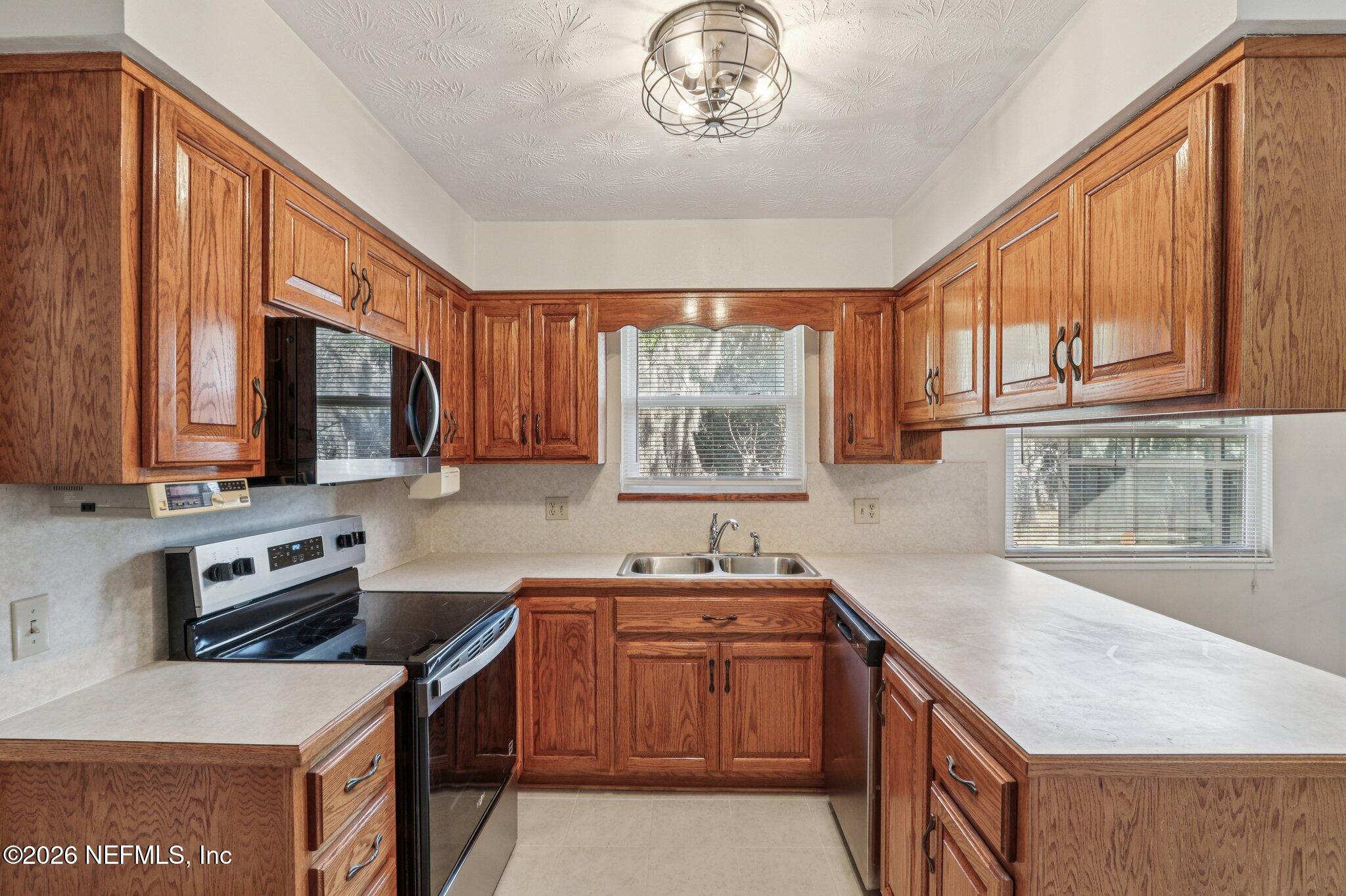 Image 3: 15-web-or-mls-Brookwood Dr-S1302-015