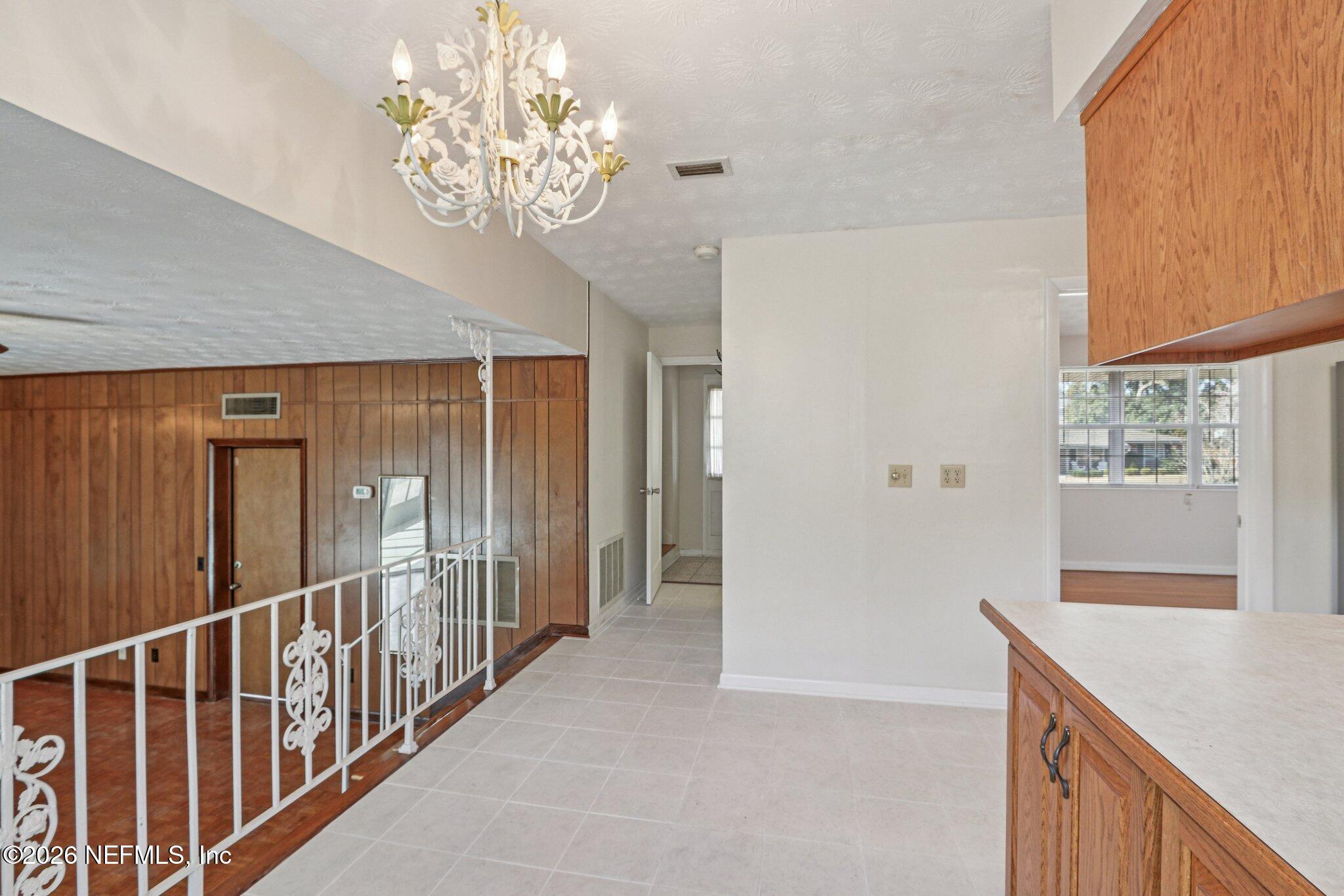 Image 4: 34-web-or-mls-Brookwood Dr-S1302-034