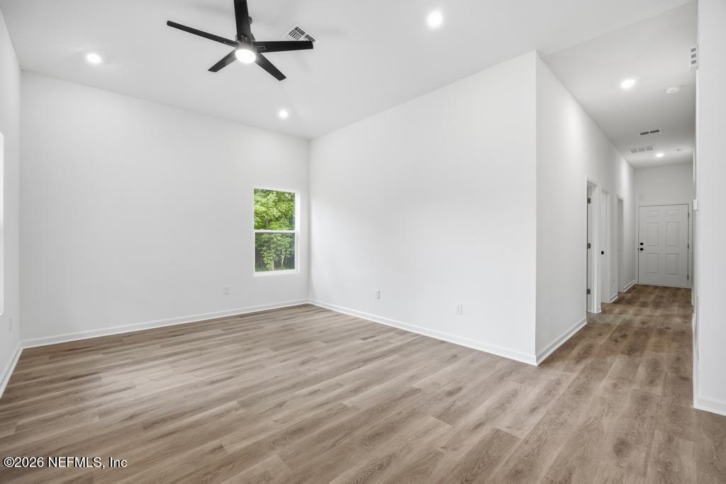 Image 4: 12164 Lyons St-4