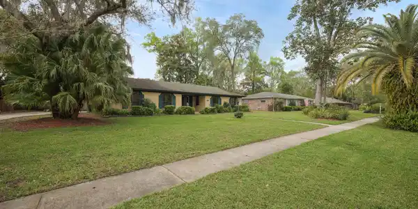 2892 ADMIRALS WALK DR W