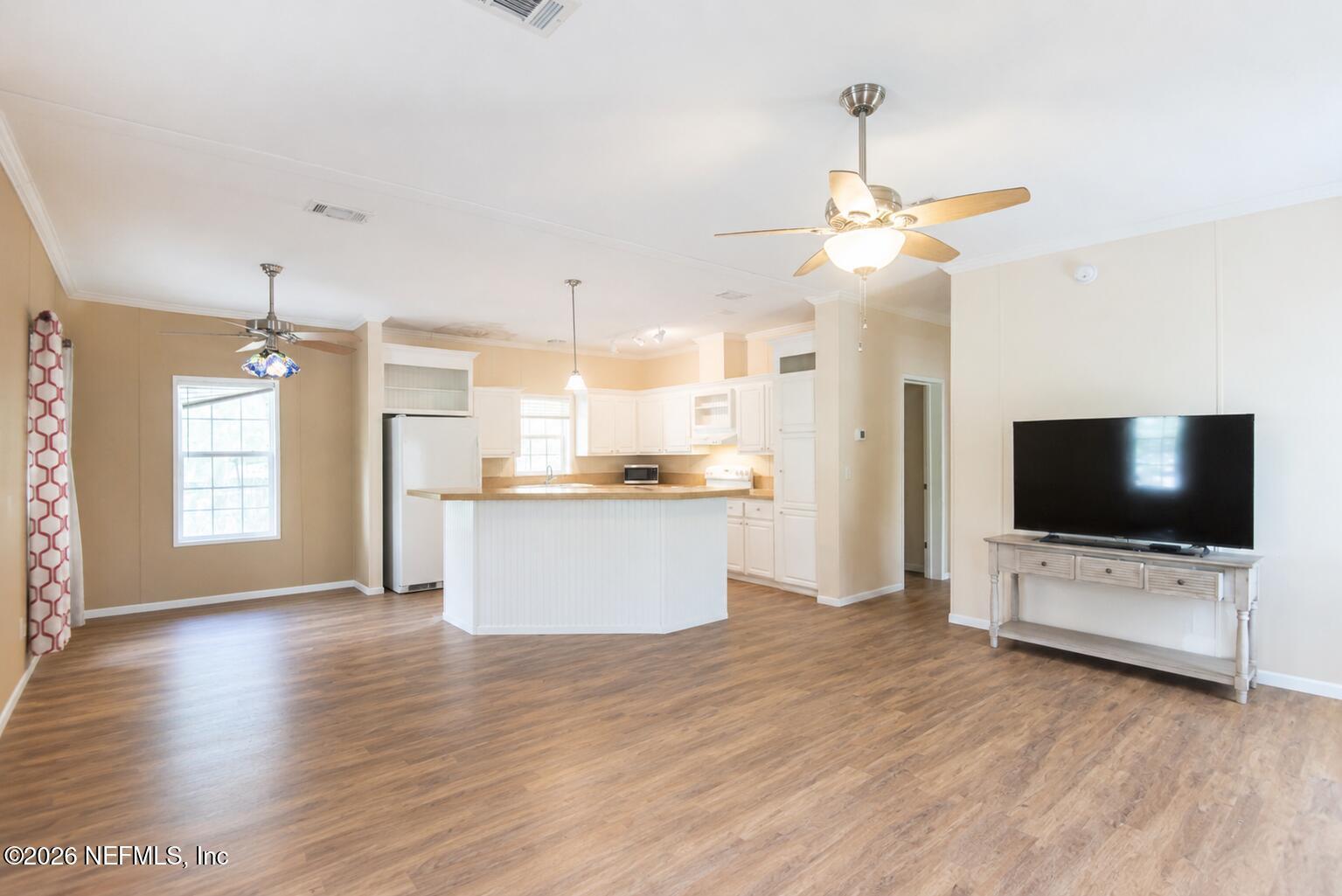 Image 1: Living Room