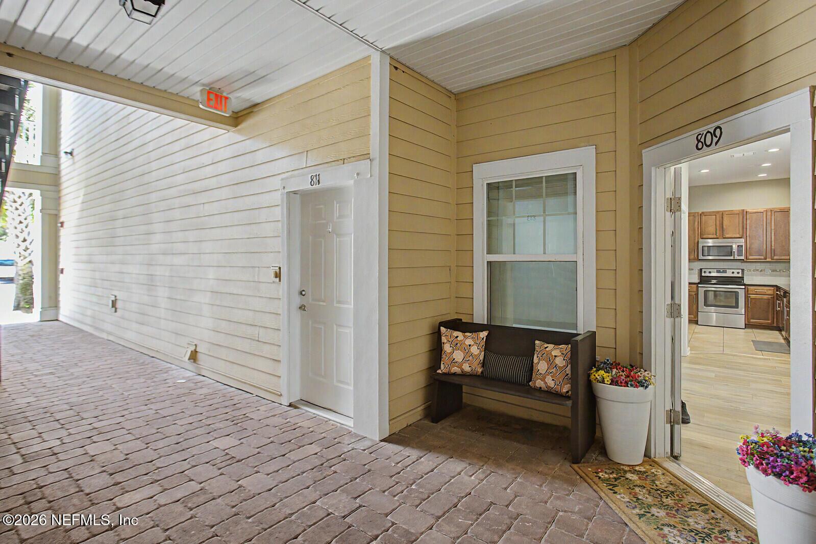 Image 4: Entry