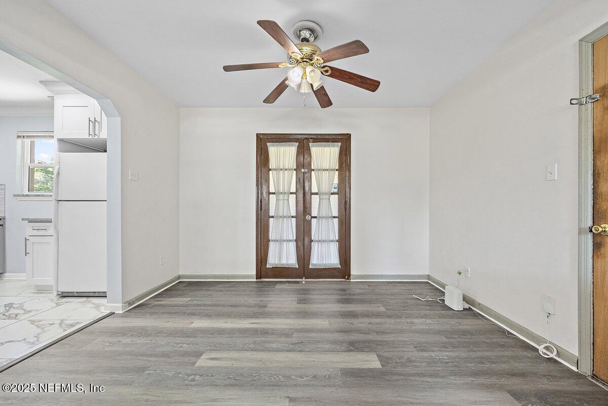 Image 4: Dining Room 2