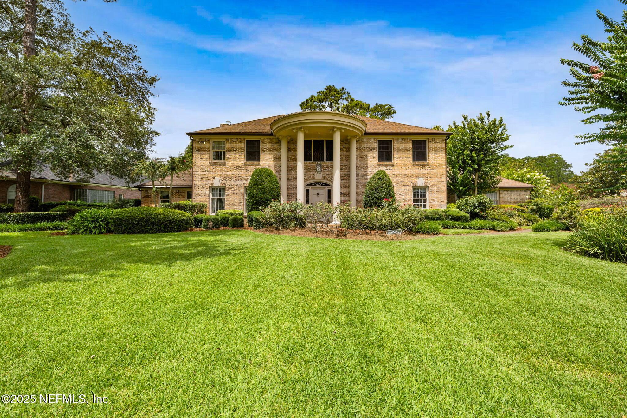 Image 3: Stately curb appeal