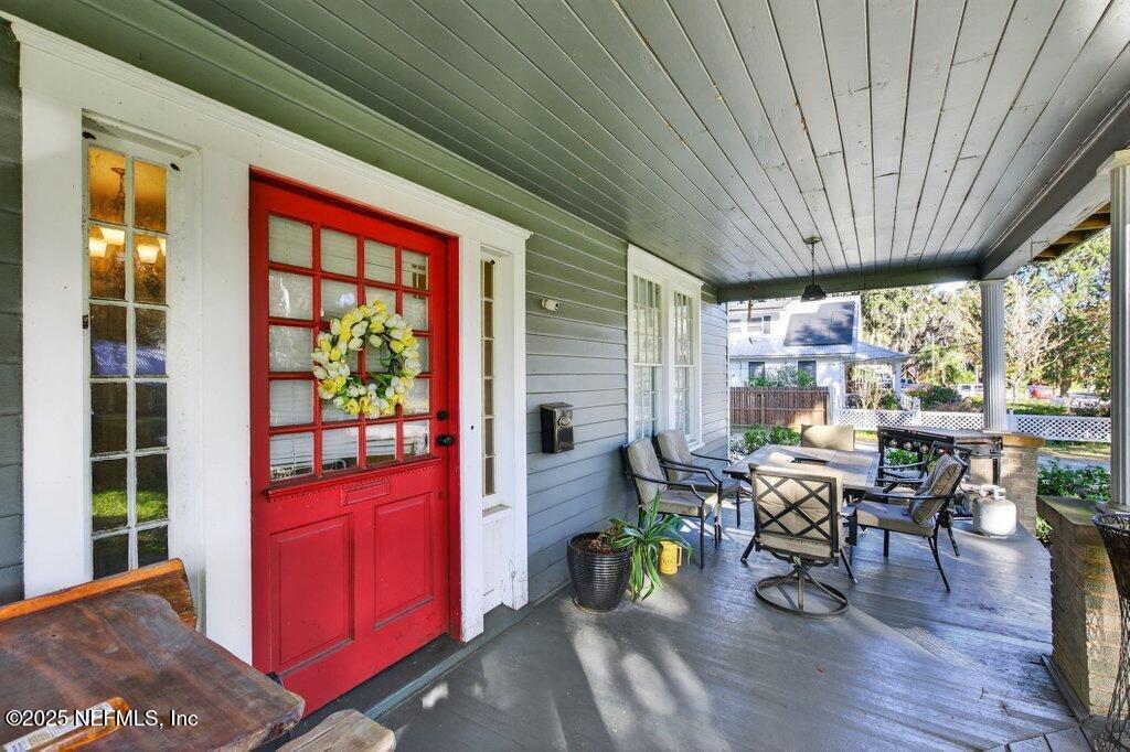 Image 2: 013-420PineStreet-CrescentCity-FL-32112-