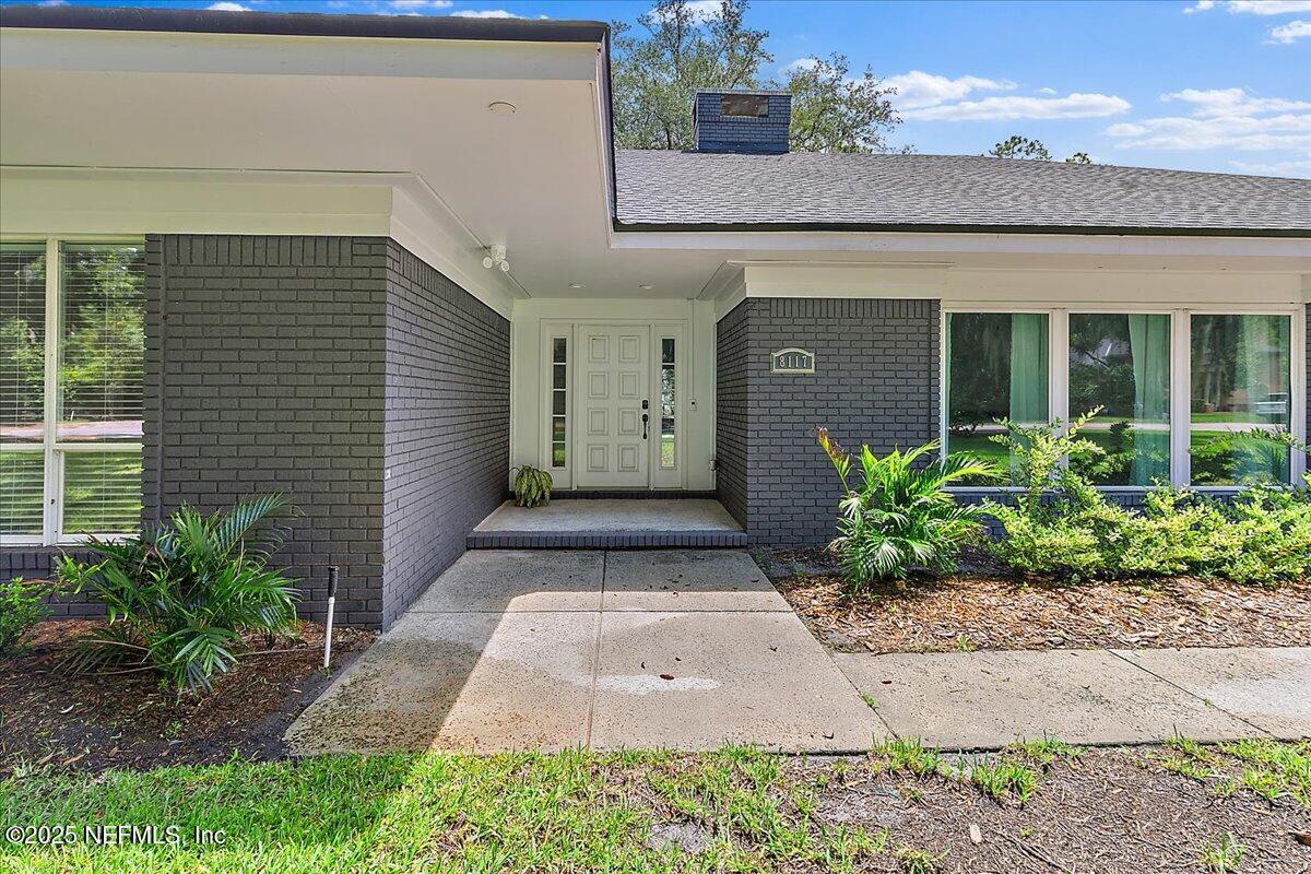 Image 3: Front Entry