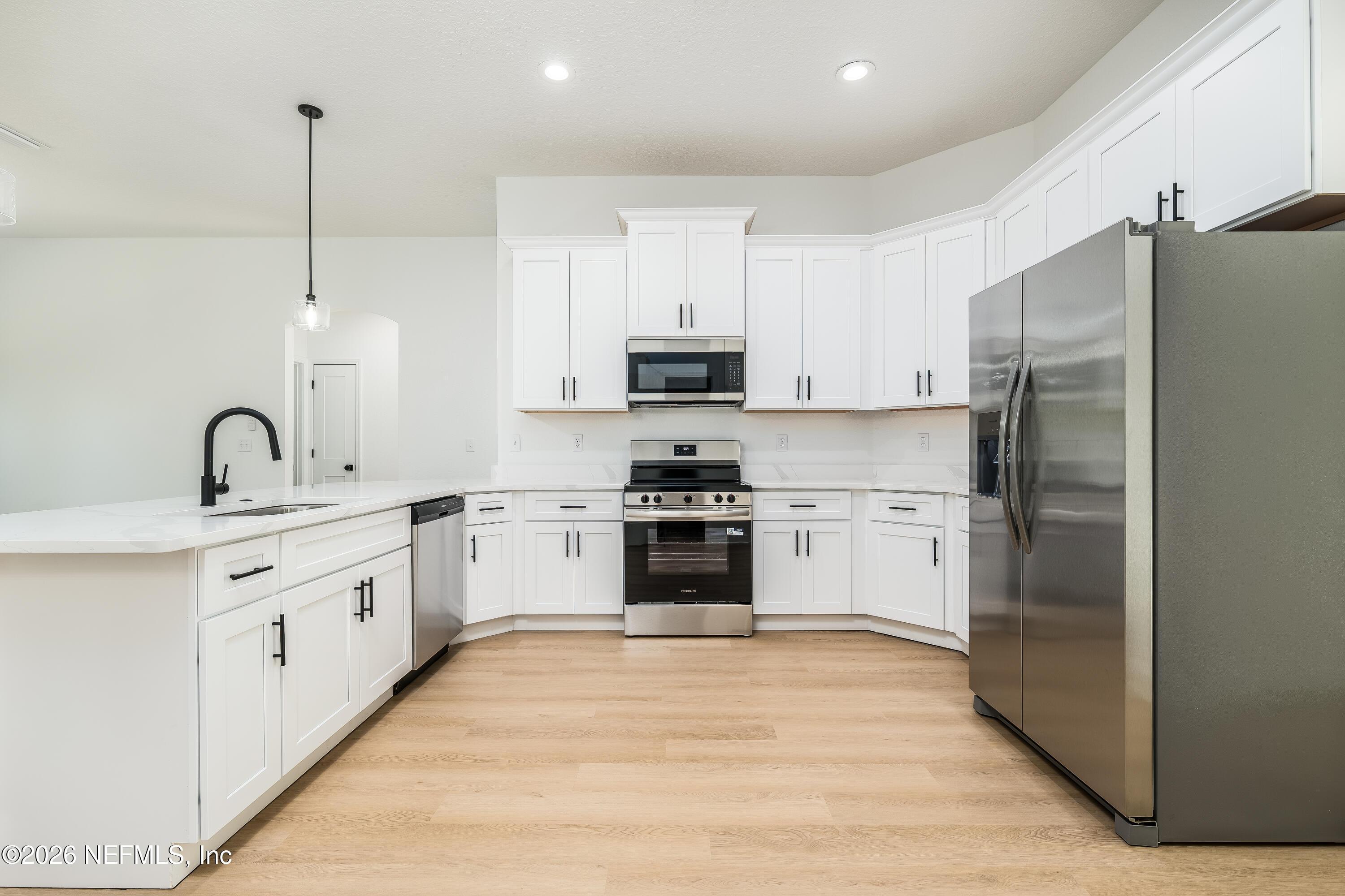 Image 4: 4455SE3RDPLKEYSTONEHEIGHTSFL-10