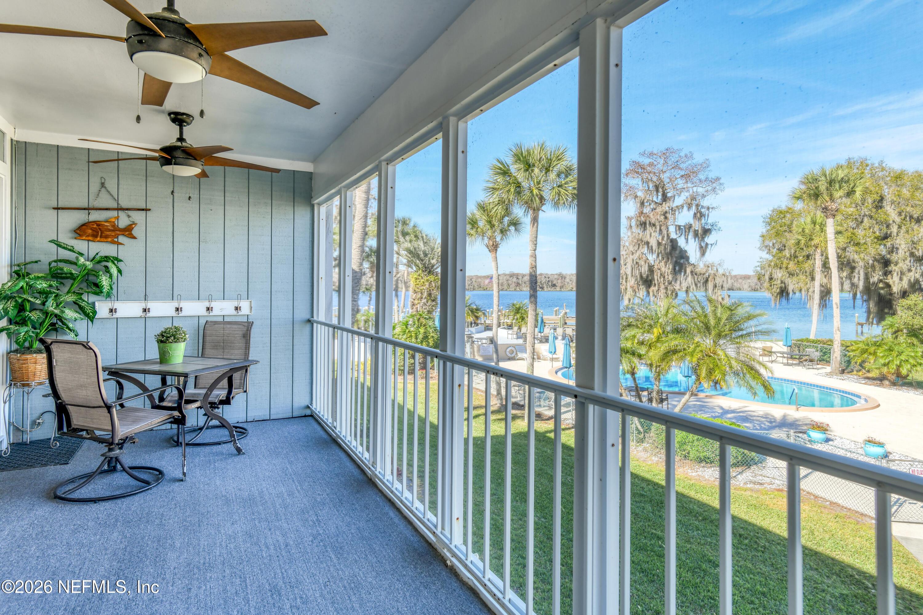 Image 4: Large screened porch