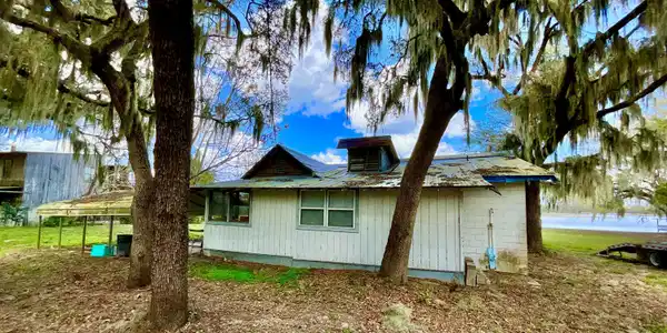 106 E SUNNYSIDE BEACH Road