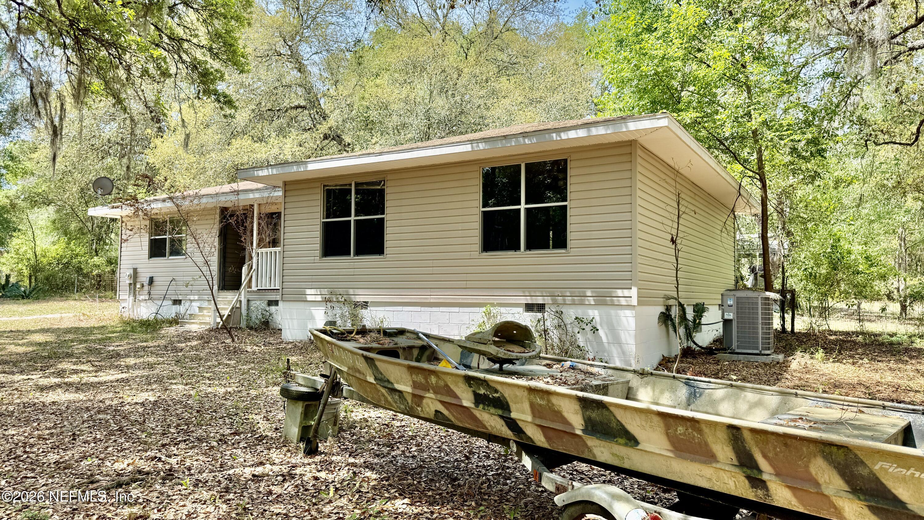 Image 2: 116 James Ave, Interlachen, FL
