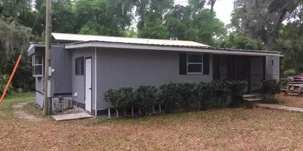 136 E SUNNYSIDE BEACH RD