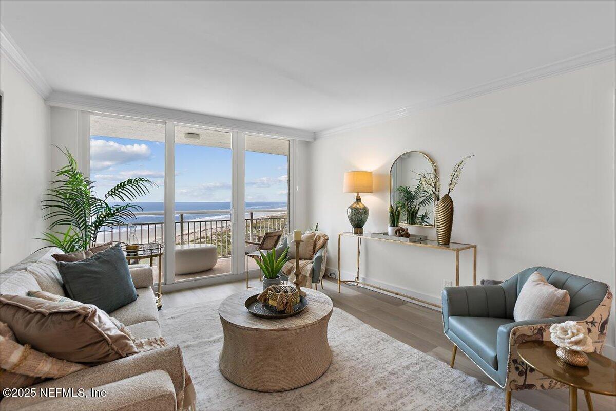 Image 4: 05-Living Room