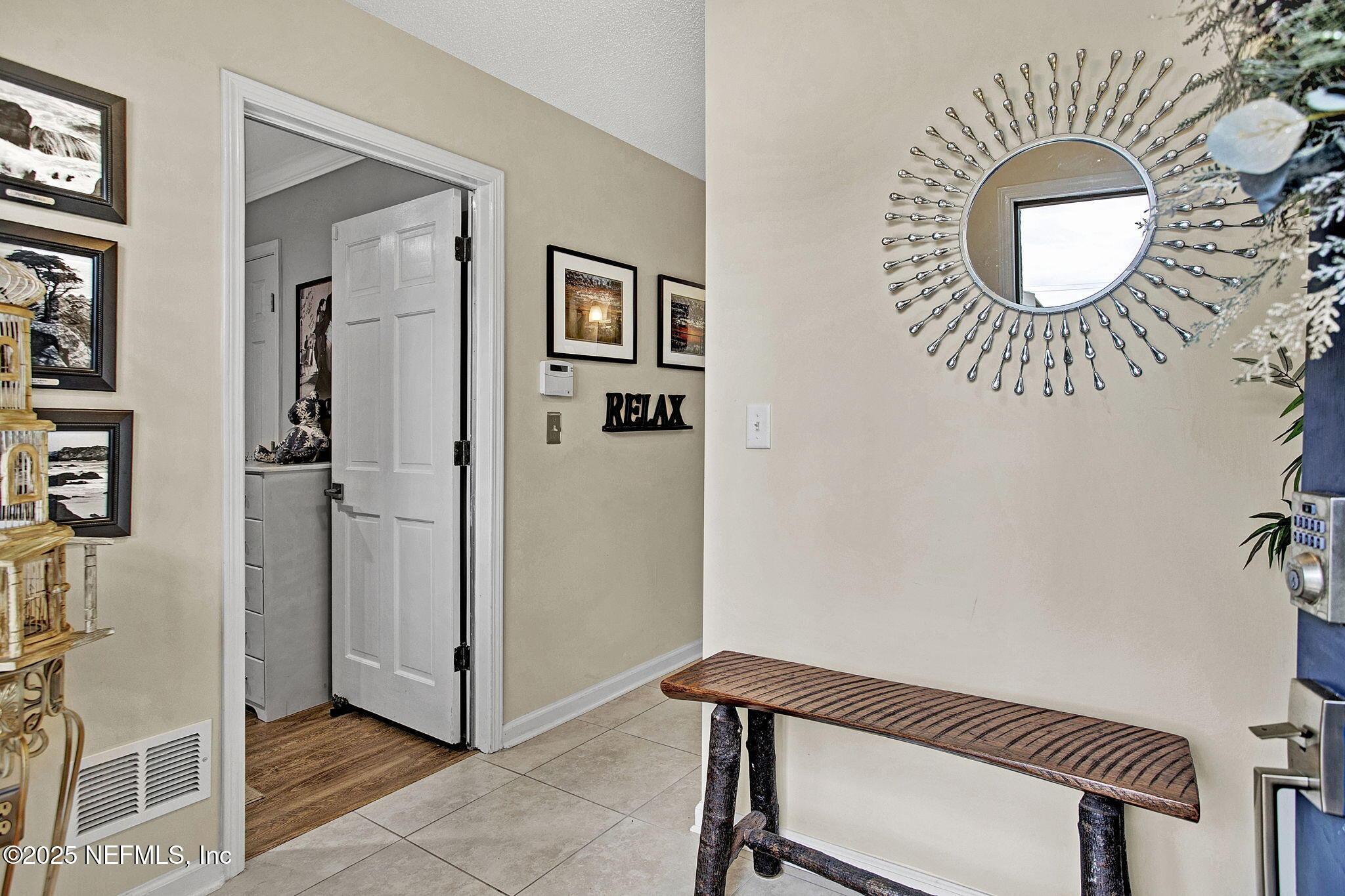 Image 3: Gracious Entry