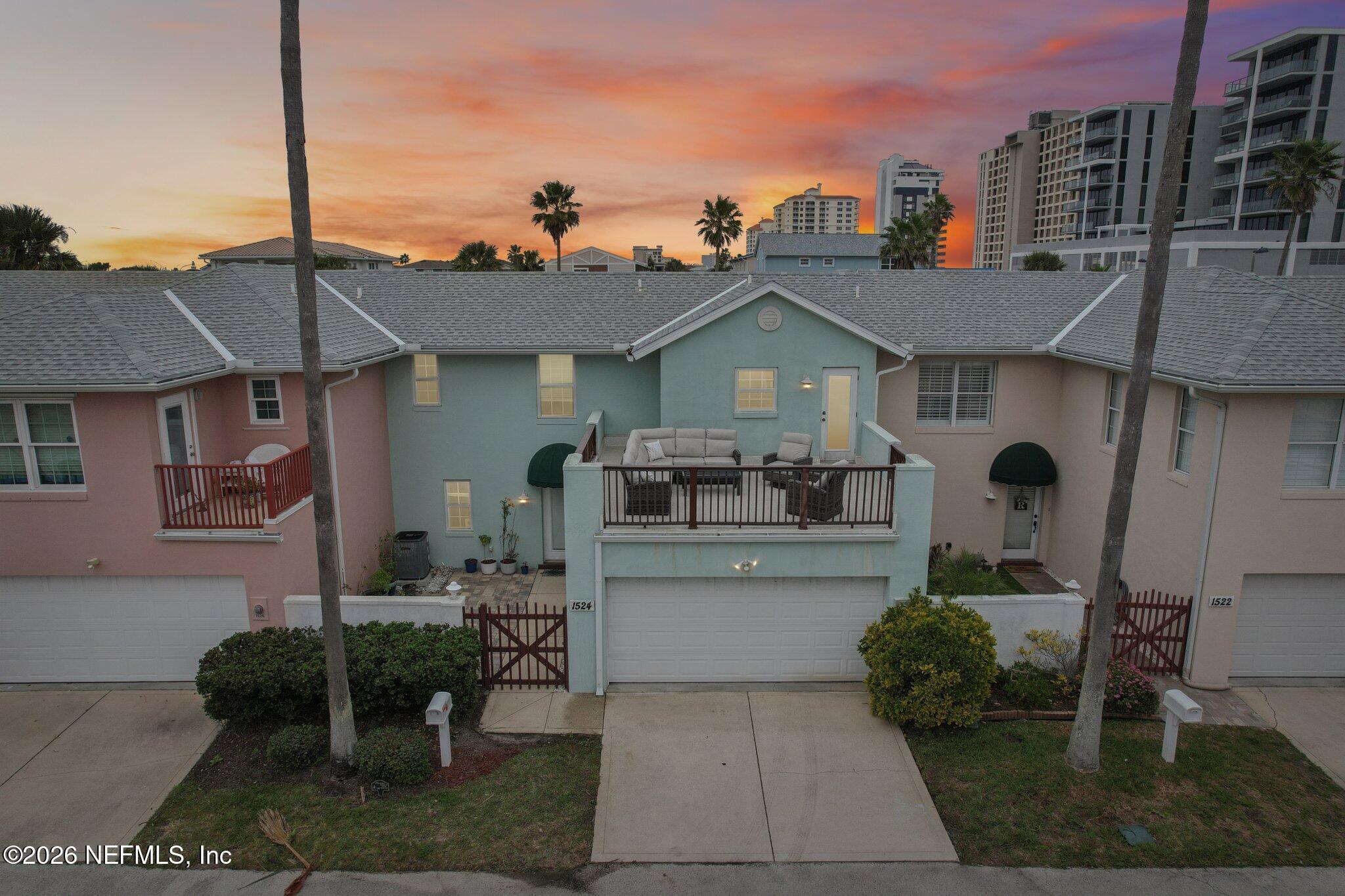 Image 3: Twilight View 1