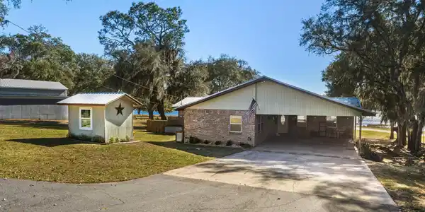 Image 3: 228 SE 66th St