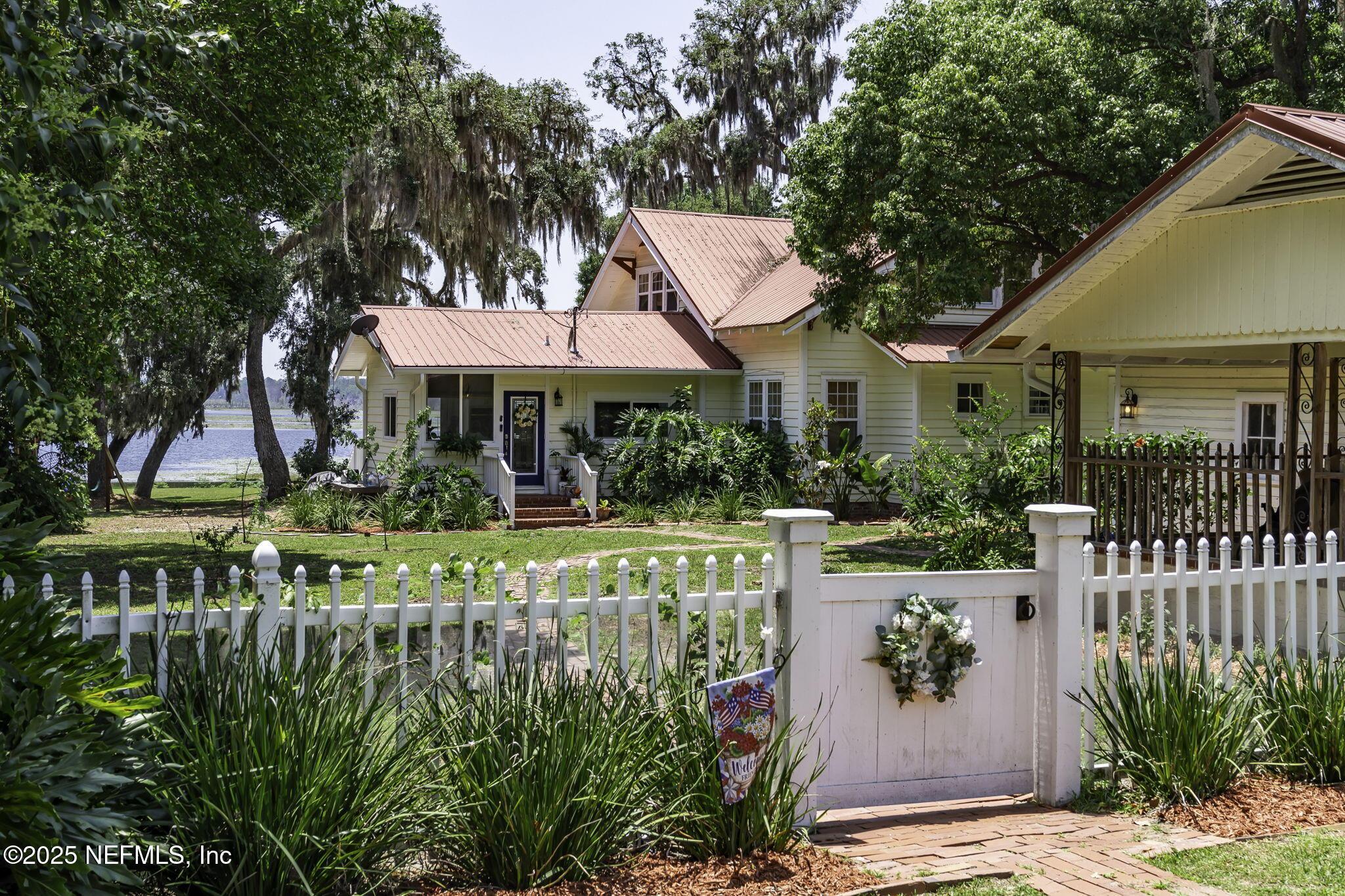 Image 3: FRONT OF HOME