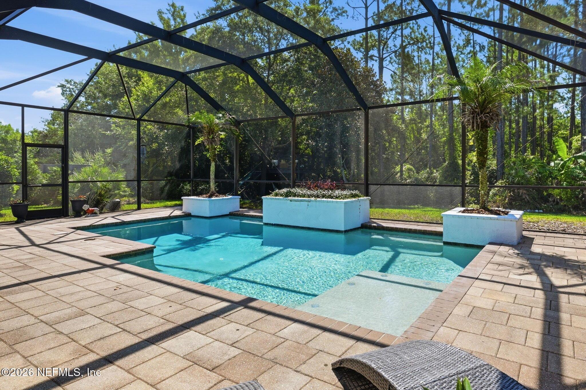 Image 2: 49-web-or-mls-35 Royal Lake__049