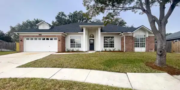 1641 HAMPTON Place