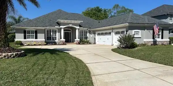 2115 AUTUMN COVE Circle