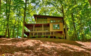 39 MOUNTAIN SIDE DRIVE