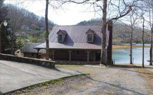 485 TWIN OAKS DR.