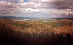 TR 17 RIDGES OVER THE LAKE