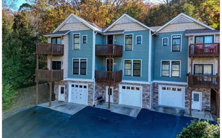 1411 Lakeside Road #902