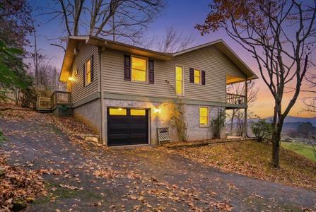 1612 Lakeview Dr