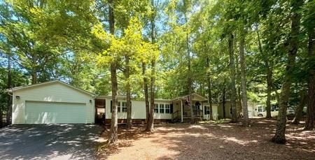 622 Lakeside Drive