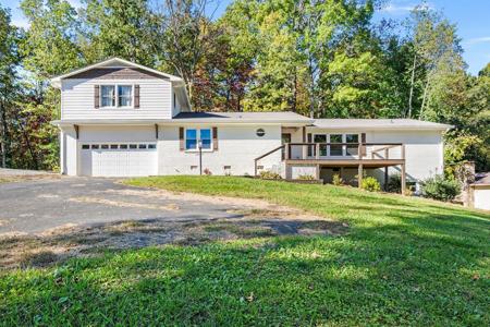 128 Cardinal Lane