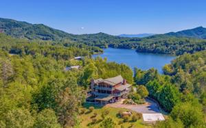 460 BEAVER COVE ROAD