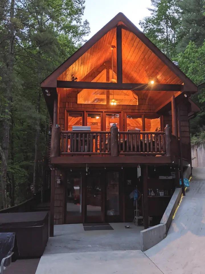 Image 1: Main View