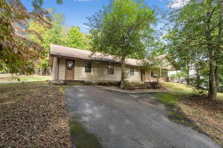 2015 Pine Lake Road