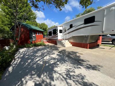 370 Vista Circle