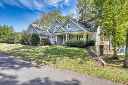 609 Cypress Pointe Lane