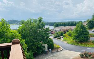 1401 LAKESIDE RD #504
