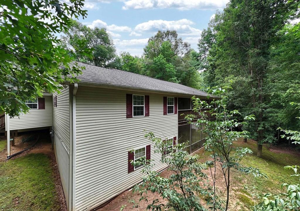 Image 4: Side of Property