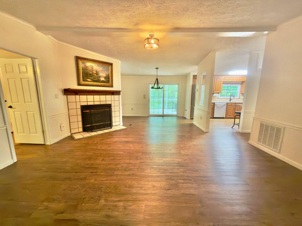Image 2: living room & dining area