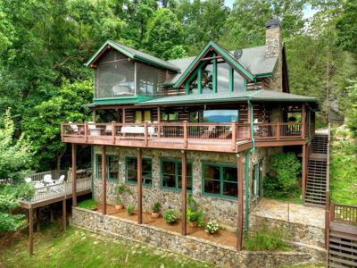 857 Lakeview Drive