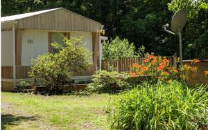381 SHADY GROVE LN