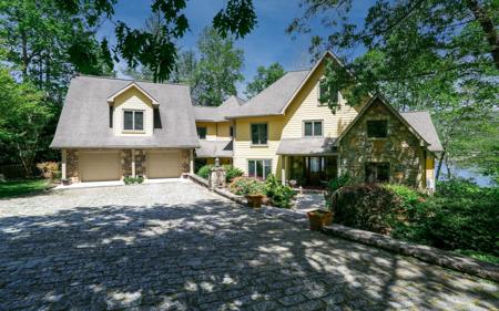 1688 STONECREST CIRCLE