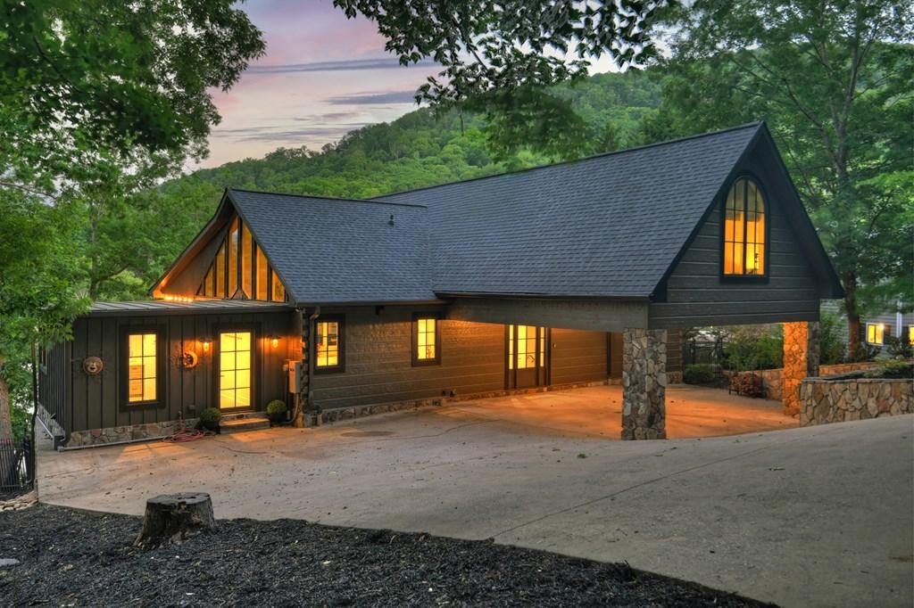 Image 4: Front of House