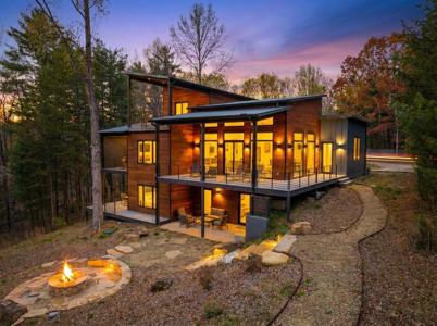 23 Lake Trail W