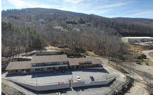 3295 DOGWOOD LANE D & G