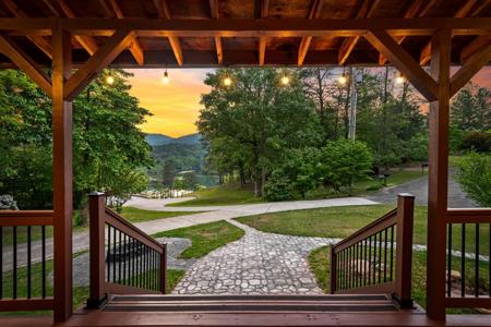 100 Lakeview Drive