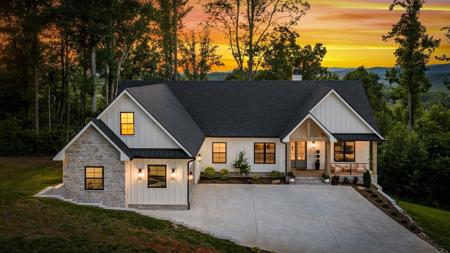 228 Winding Ridge