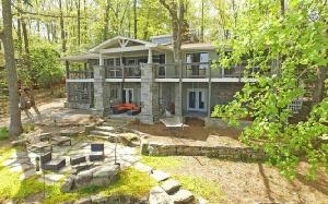 1679 HEATHERS COVE RD
