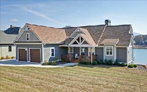 560 MCINTOSH COVE