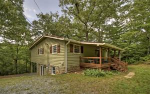 594 LAKEVIEW CIRCLE